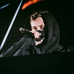 ​Queennel és Avicii-vel őrjített Alan Walker