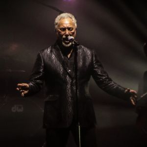 Ket Ora Eletorom Show Tom Jones Koncert Budapesten Zeneforum Koncert