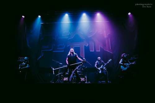 Heavy Pettin