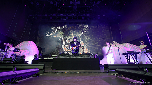 EmpireOfTheSun_4463_zf.jpg